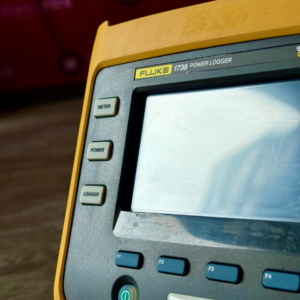 FLUKE 1738